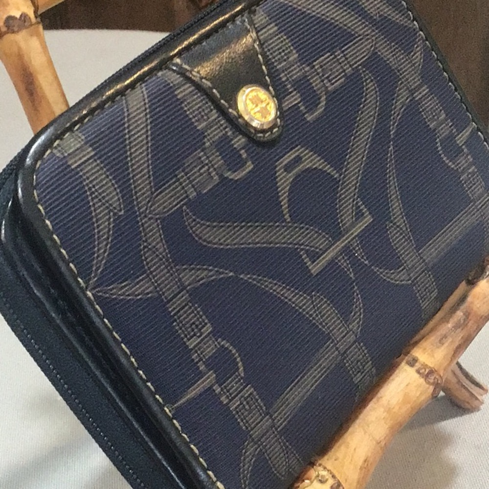 LOUVIER EQUESTRIAN PRINT WALLET - Picture 2 of 14